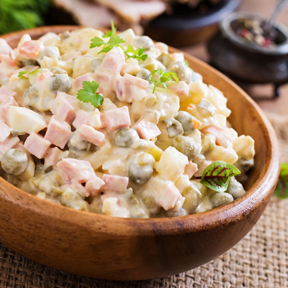 Salade Olivier : une recette gourmande venue de Russie | Le Club des ...